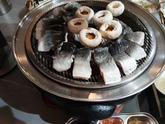 -围炉肉舍•炭烤活鳗•丹东海鲜烤肉(步行街店)