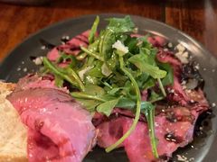 烤牛肉沙拉-羽深肉铺 Steak & Wine