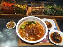 -呷佬·长沙手工米粉(金沙江路店)
