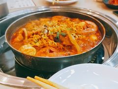 -三清洞摩西韩式年糕火锅(威高广场店)