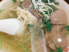 牛肉粉丝汤-小姜锅贴(凤凰街店)