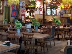 -临界音乐酒馆·小龙虾·江湖菜(华熙LIVE·鱼洞店)