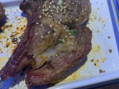 苏尼特金质烤羊排-三个蒙古大叔羊肉串(大宁店)