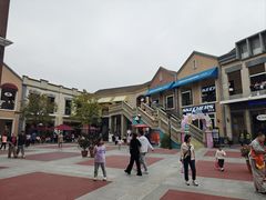-王府井奥莱临潼小镇(临潼店)