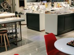 -宏宇眼镜蔡司依视路折扣店(兆佳眼镜城店)