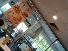 -麦当劳(轻轨曹杨路店)