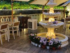 -Mark&Mars Restaurant