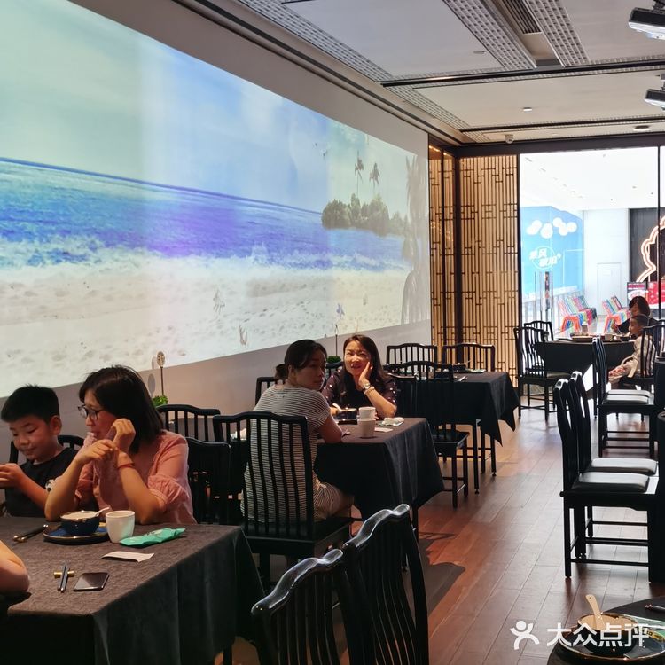 第一次来总体感觉可以！菜品摆盘还算精致，辣酒浸花螺感