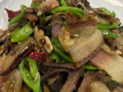 -土砂锅生态山庄·非遗砂锅雅鱼