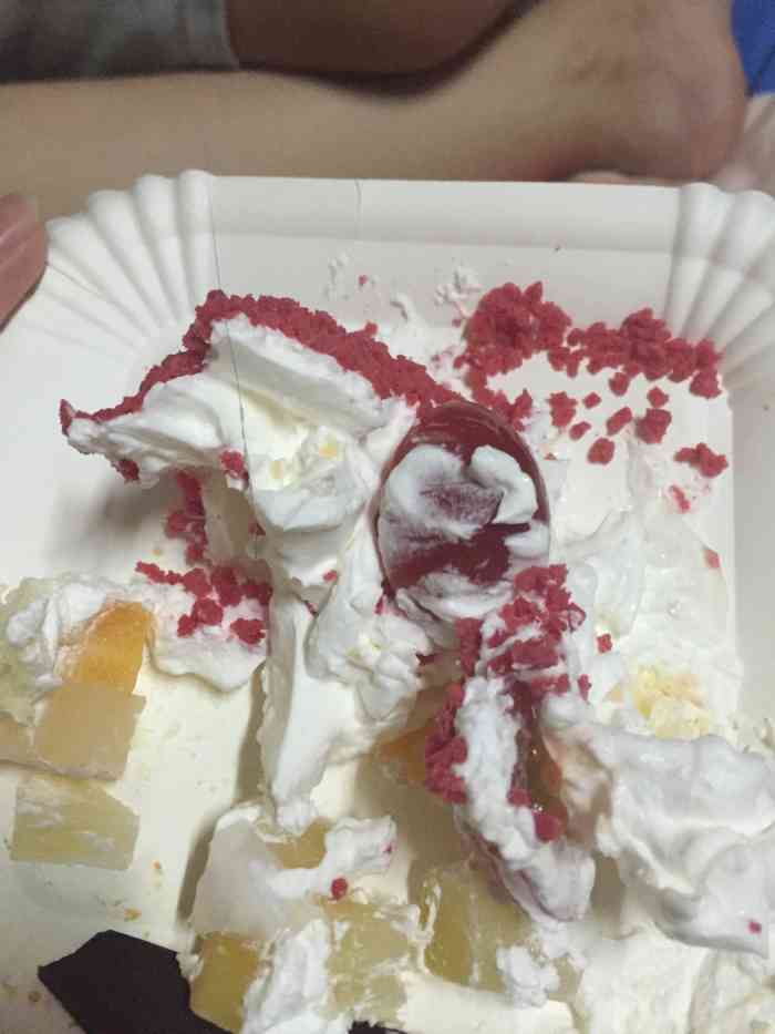 打分 蛋糕挺好,就是有一根头发,希望下次能注意下