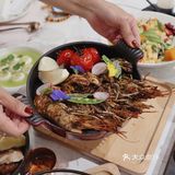 今天吃饭被我真的看见一对小情侣
