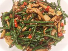 豇豆炒蘑菇-王厚元饺子·辽菜·烤鸭(黄河大街店)