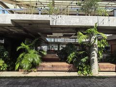 -ROAST coffee & eatery