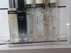 -名创优品(机场路百信广场店)