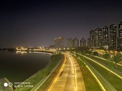 -南京眼步行桥