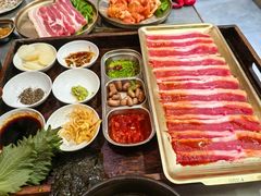 -围炉肉舍•炭烤活鳗•丹东海鲜烤肉(步行街店)