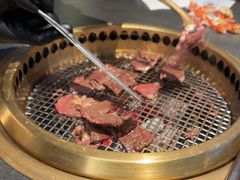 -铭牛烧肉·和牛海鲜自助(高新月牙湖店)