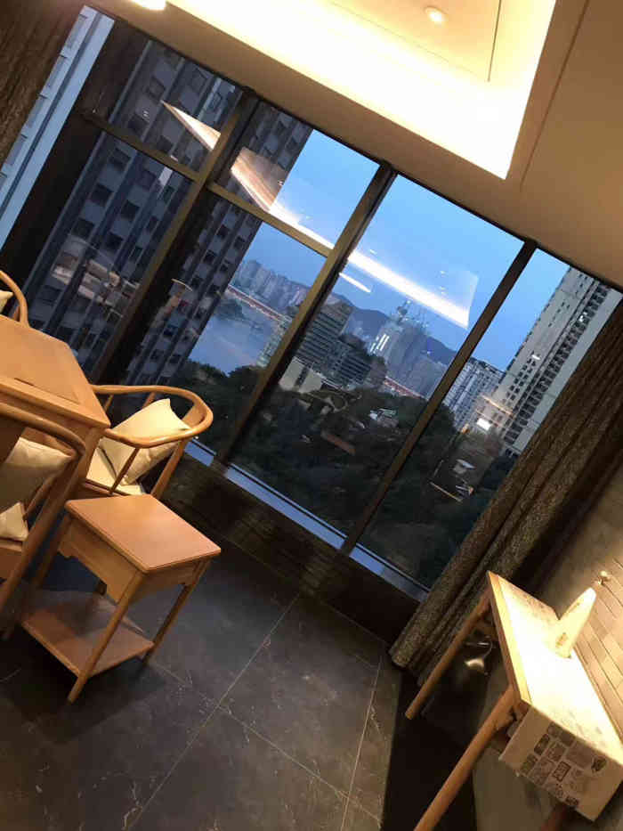 重庆翰文大酒店-"根据官网介绍如下:翰文大酒店是坐落于重庆.