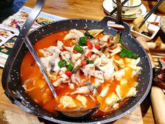 -老滇山寨•云南特色菜•地方菜•民族风情歌舞表演(金碧店)