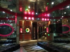 -乐翻天量贩式KTV(淞发路店)