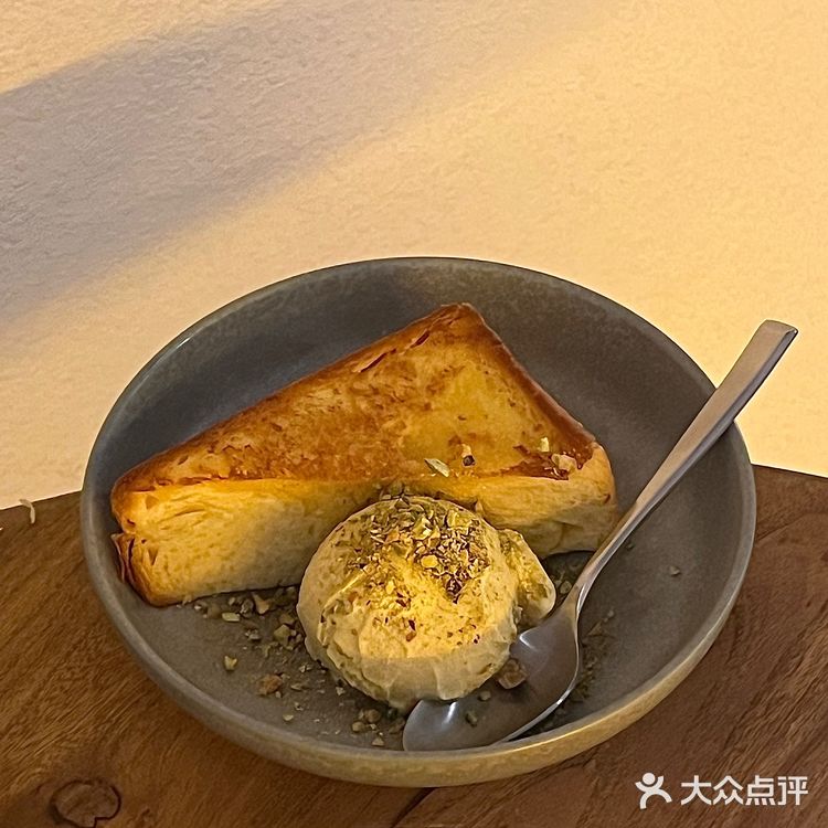 日落下的浪漫🥂藏在巷子里的法式餐酒馆
