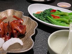 蝴蝶里招牌乳鸽-蝴蝶里·粤菜·点心(龙湖天街&滨江店)