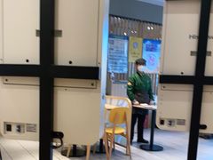 用餐区-德克士(北京站店)
