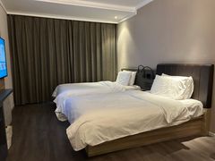 -汉庭优佳(上海娄山关路地铁站店)