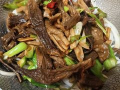 -鲁南仔·滕州炒鸡(经三路店)