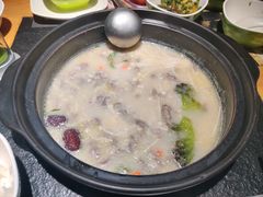-洪氏嗨捞·广东猪肚鸡·椰子鸡火锅(西咸万象城店)