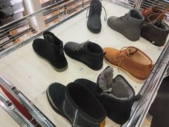 -UGG(燕莎奥特莱斯购物中心店)