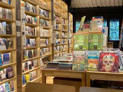 -猫的天空之城概念书店(杭州南宋御街店)