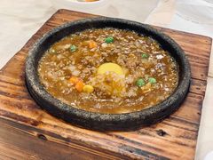 窝蛋牛肉饭-喜莲咖啡