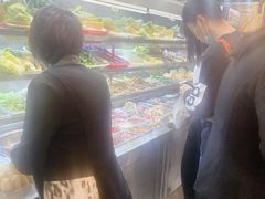 -愉肴麻辣香锅(中山路店)