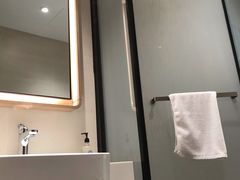 -汉庭优佳(上海恒隆广场南京西路地铁站店)