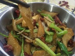 干锅杏鲍菇-天天向上素食餐厅(五台山店)