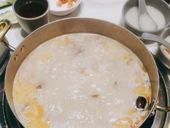 -洪氏嗨捞·广东猪肚鸡·椰子鸡火锅(西咸万象城店)