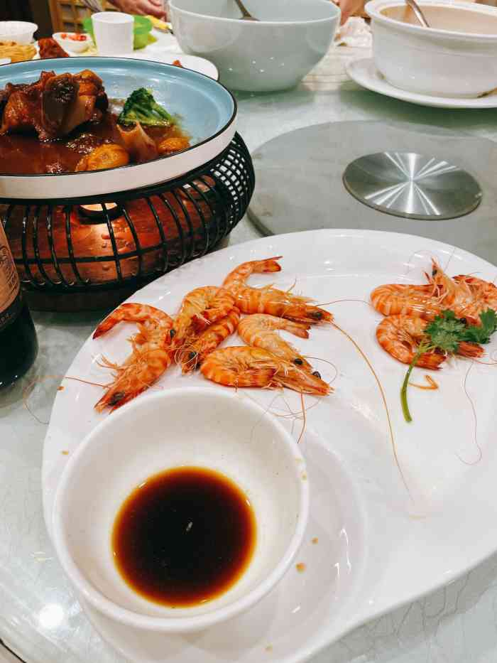 鸿锦海鲜大酒楼(光彩店)-"和朋友一起聚餐,地方选的是鸿锦海鲜大酒楼.