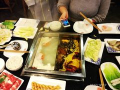 -百年川椒重庆老火锅(光谷店)