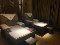 -金色印象·4K影院式足体养生(杨家坪西郊店)