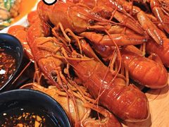 -肥肥虾庄·金牌油焖大虾(汉街SKP店)