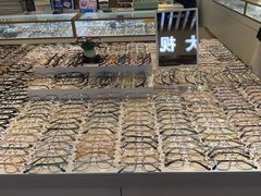 -新视达眼镜店·蔡司·依视路(名镜苑店)