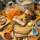 炉火旁的美食时光｜乌力乌力稻香炭火烤肉