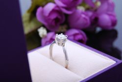 -威德钻石-克拉钻大本营(南京东路店)