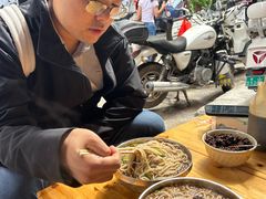 -正宗杨记普洱酸醋米线(总店)