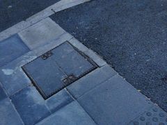 -LOOK眼镜·蔡司依视路配镜(宝山万达店)