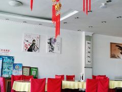 大堂-华龙特色大骨鸡农家菜馆