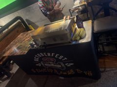 -麦凯伦烧烤·精酿超级工厂店(金桥总店)