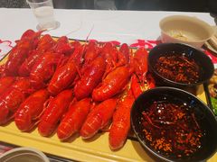 -肥肥虾庄·金牌油焖大虾(杨园滨江时代walk店)
