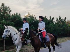 -丹世红酒庄·烧烤·团建·婚礼·水上运动